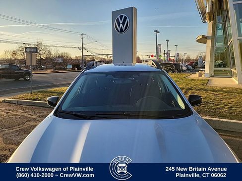 Used 2023 Subaru Outback Premium image 24