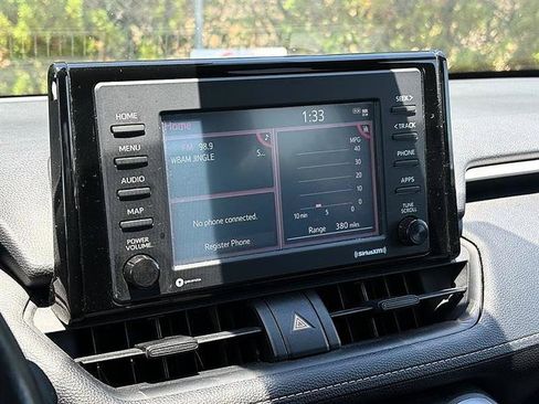 Used 2020 Toyota RAV4 XLE FWD image 23