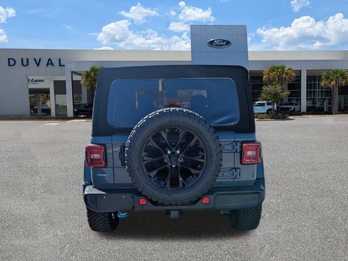 Used 2024 Jeep Wrangler Unlimited Sahara w/ Technology Group image 5