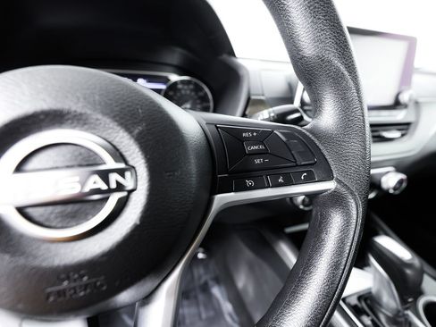 Used 2023 Nissan Altima 2.5 SV FWD image 30