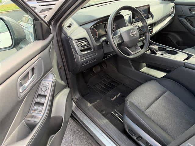 Used 2026 Nissan Rogue SV FWD image 12