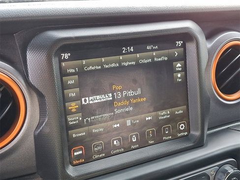 Used 2022 Jeep Gladiator Mojave image 17