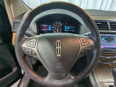 Used 2015 Lincoln MKX AWD w/ Equipment Group 102A image 27