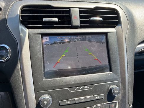 Used 2019 Ford Fusion SEL FWD image 19