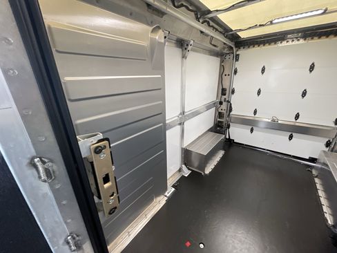 New 2025 Chevrolet Brightdrop 400 image 64