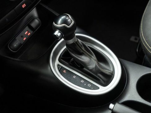 Used 2016 Kia Soul + image 15