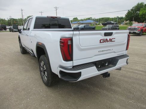 New 2026 GMC Sierra 3500 Denali w/ Denali Reserve Package AWD/4WD image 9