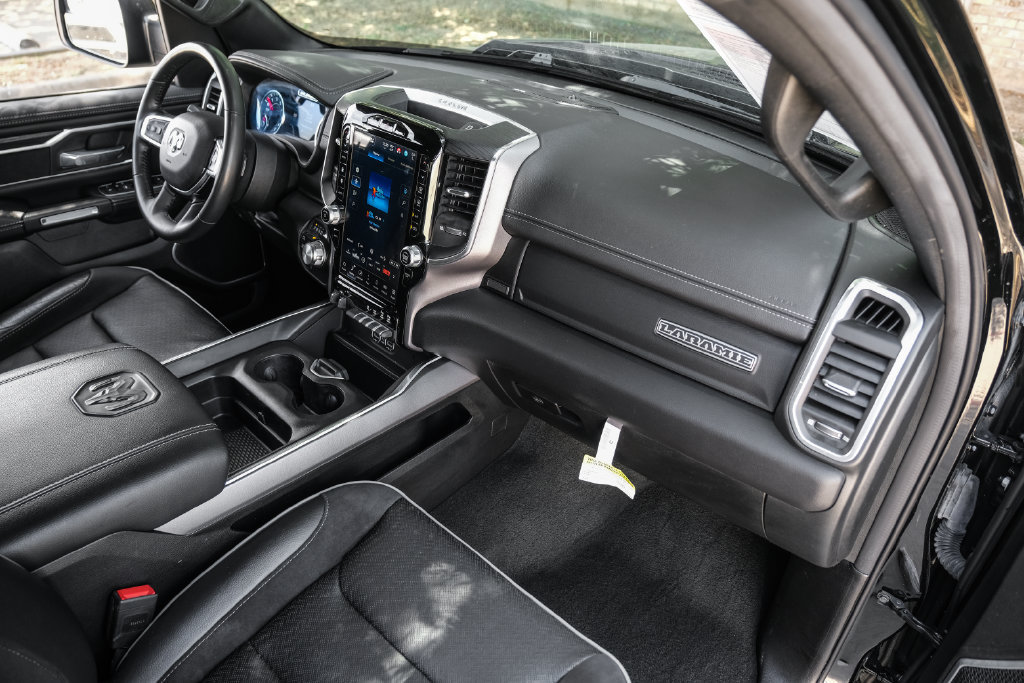 Used 2023 RAM 1500 Laramie AWD/4WD image 23
