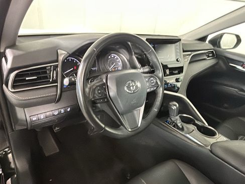 Used 2024 Toyota Camry SE FWD image 13