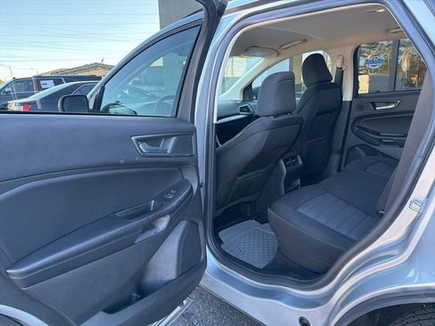 Used 2023 Ford Edge SE image 12