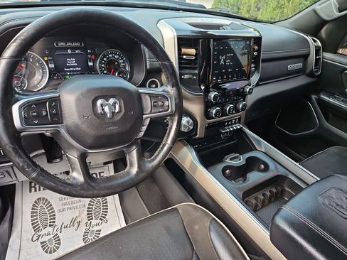Used 2019 RAM 1500 Laramie w/ Sport Appearance Package AWD/4WD image 13
