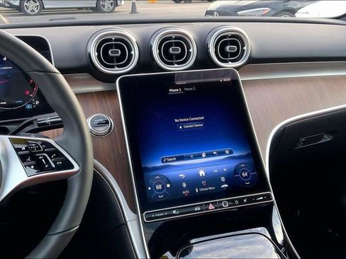 Used 2025 Mercedes-Benz C 300 4MATIC Sedan image 5