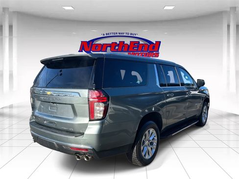 Used 2023 Chevrolet Suburban Premier image 3
