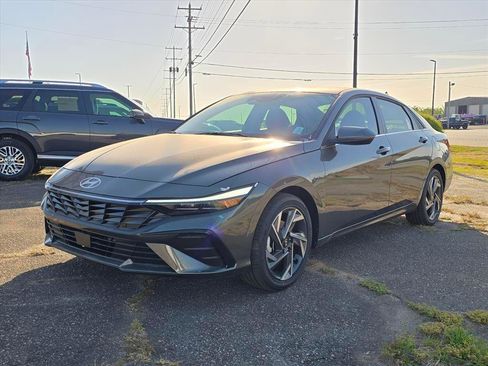 New 2026 Hyundai Elantra Limited FWD image 6