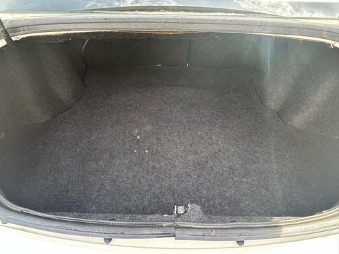 Used 2010 Chrysler Sebring Touring FWD image 17