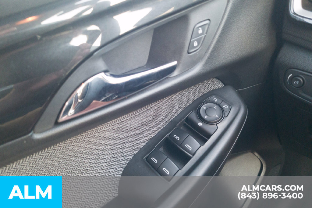Used 2025 Chevrolet TrailBlazer LT FWD image 15