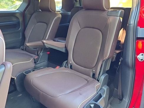 Used 2025 Volkswagen ID. Buzz Pro S Plus AWD/4WD image 21