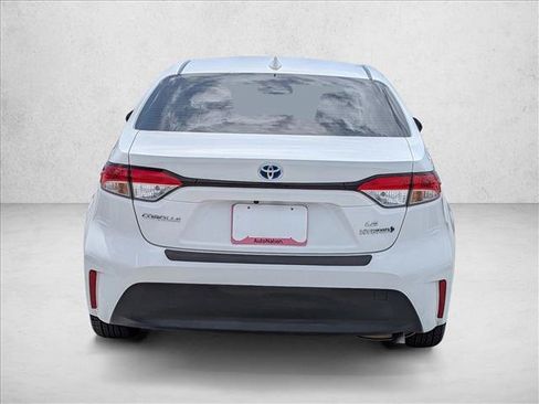 Used 2024 Toyota Corolla LE w/ LE Premium Package FWD image 7