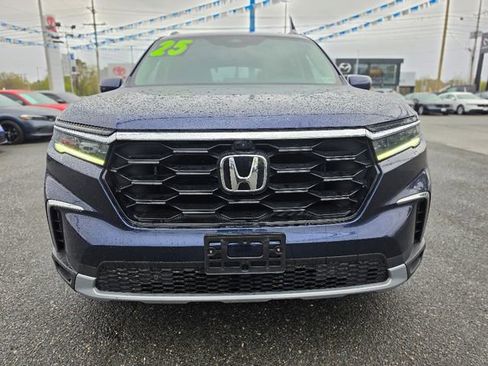 Used 2025 Honda Pilot Elite image 8