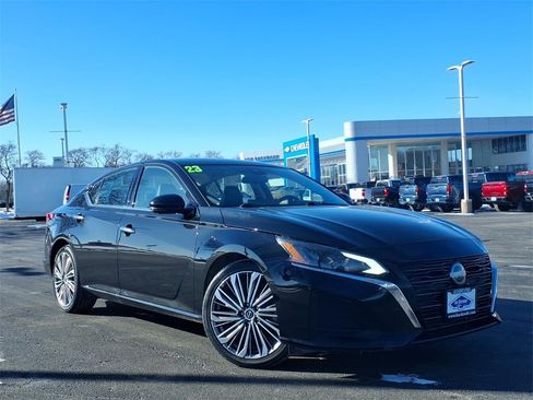 Used 2023 Nissan Altima 2.5 SL image 1