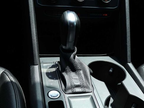 Used 2018 Volkswagen Atlas SE FWD image 17