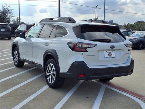 Certified 2023 Subaru Outback Premium image 3