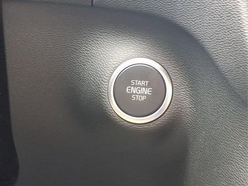 Used 2023 Volvo XC40 B5 Core AWD/4WD image 13