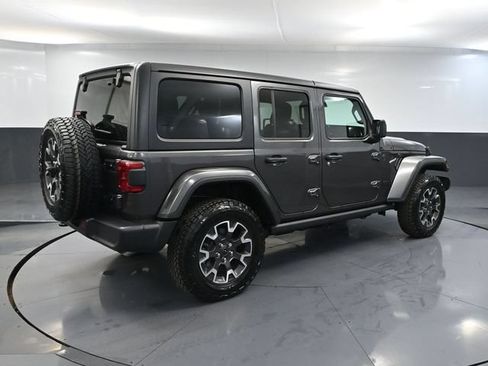 Used 2025 Jeep Wrangler Unlimited Sahara w/ Technology Group AWD/4WD image 6