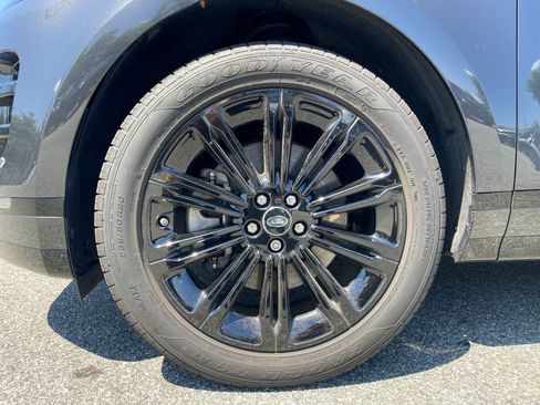 Certified 2025 Land Rover Range Rover Evoque Dynamic SE AWD/4WD image 9