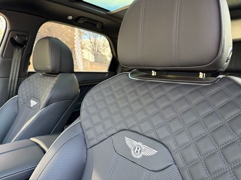 Used 2023 Bentley Bentayga Speed image 33