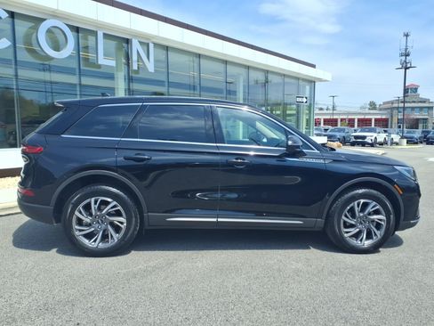 Certified 2025 Lincoln Corsair AWD w/ Equipment Group 101A image 2