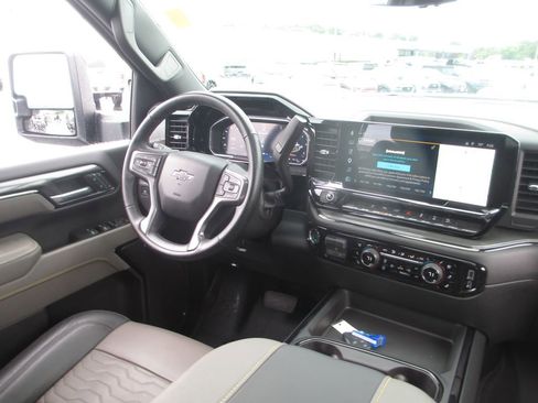 Used 2026 Chevrolet Silverado 2500 ZR2 AWD/4WD image 30