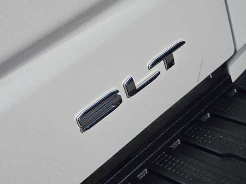 Certified 2024 GMC Sierra 1500 SLT image 11