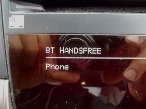 Used 2012 Toyota Highlander SE image 25