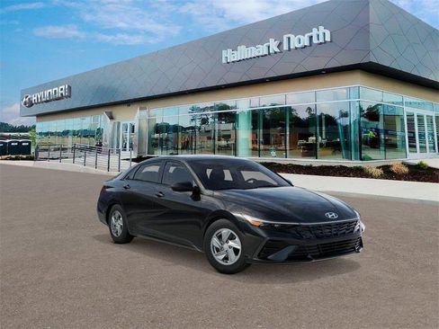 New 2026 Hyundai Elantra SE image 2