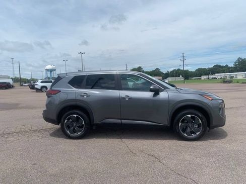Used 2025 Nissan Rogue SV AWD/4WD image 8