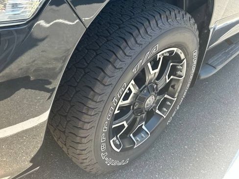 Used 2016 RAM 1500 Express AWD/4WD image 2