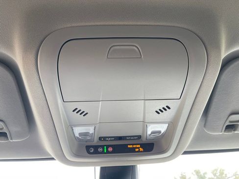 Used 2023 GMC Acadia SLE w/ Driver Convenience Package image 28