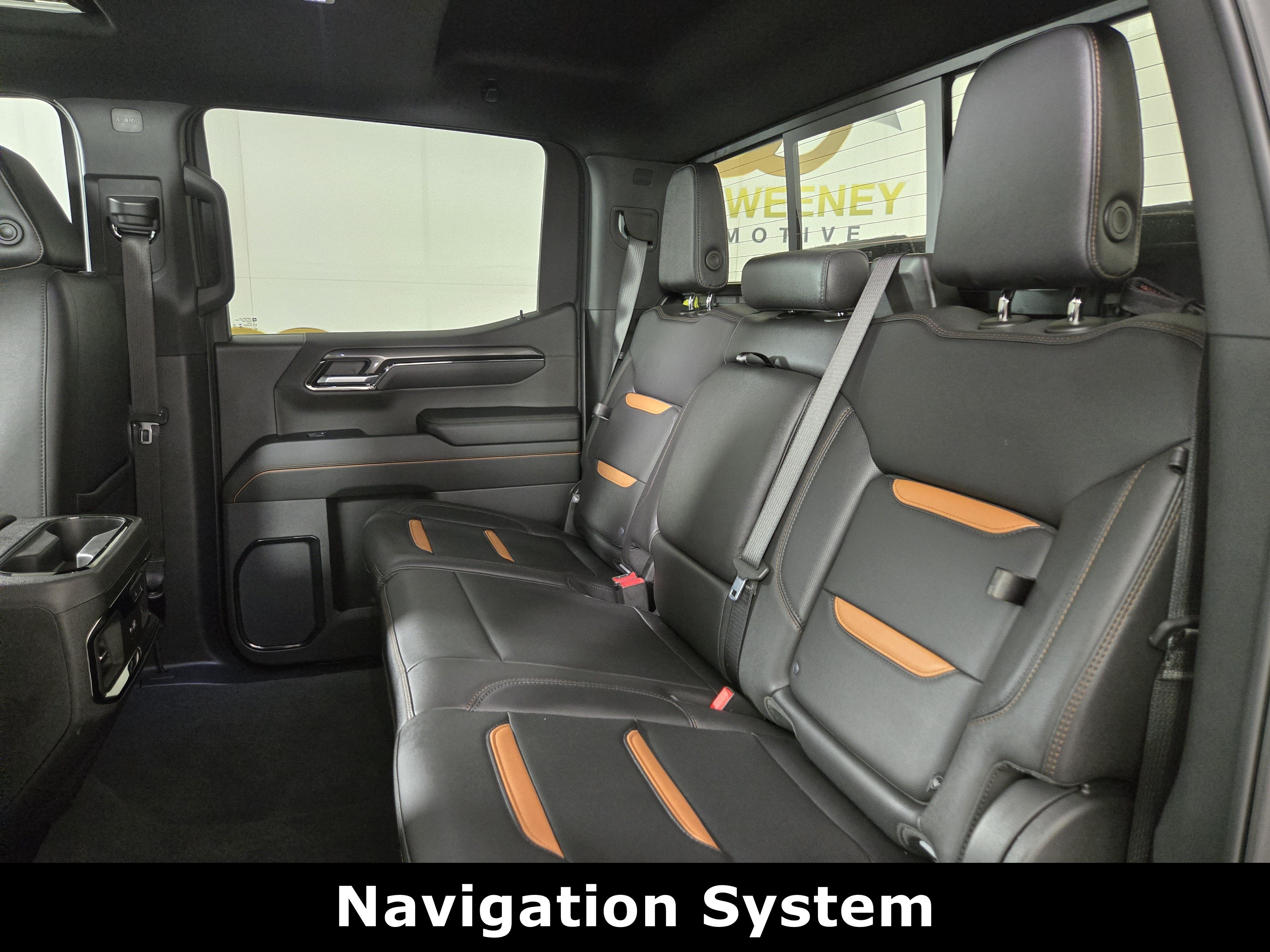 Used 2024 GMC Sierra 1500 AT4 w/ Technology Package AWD/4WD image 12