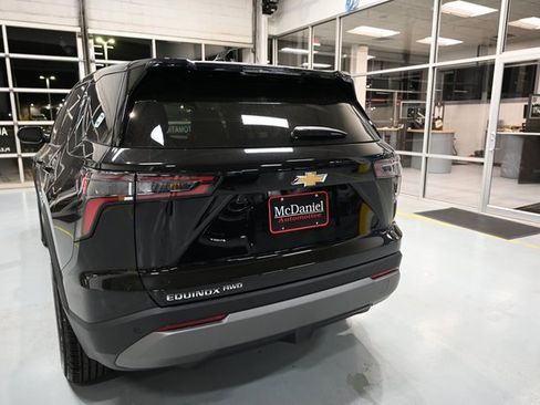 New 2026 Chevrolet Equinox LT w/ Convenience Package II image 6