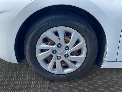 Used 2020 Hyundai Elantra SE w/ Cargo Package (C1) FWD image 30