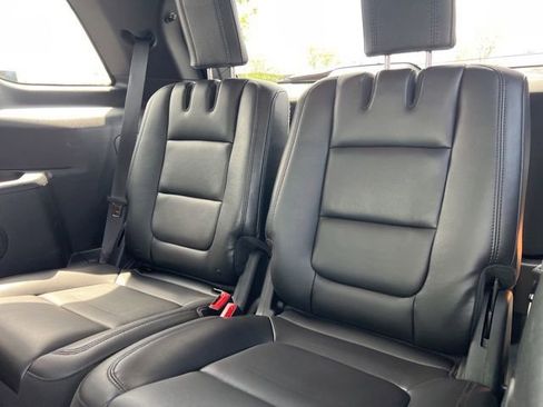 Used 2014 Ford Explorer XLT w/ Equipment Group 202A image 32