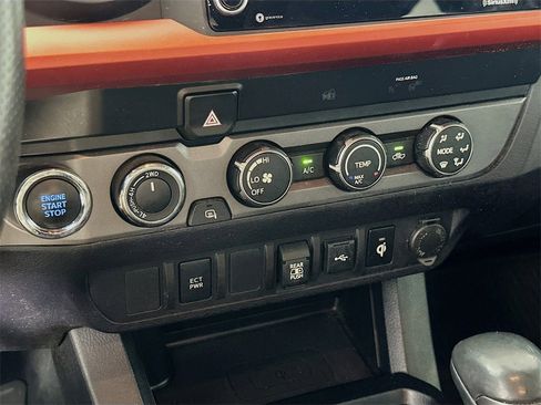 Used 2020 Toyota Tacoma TRD Off-Road image 22