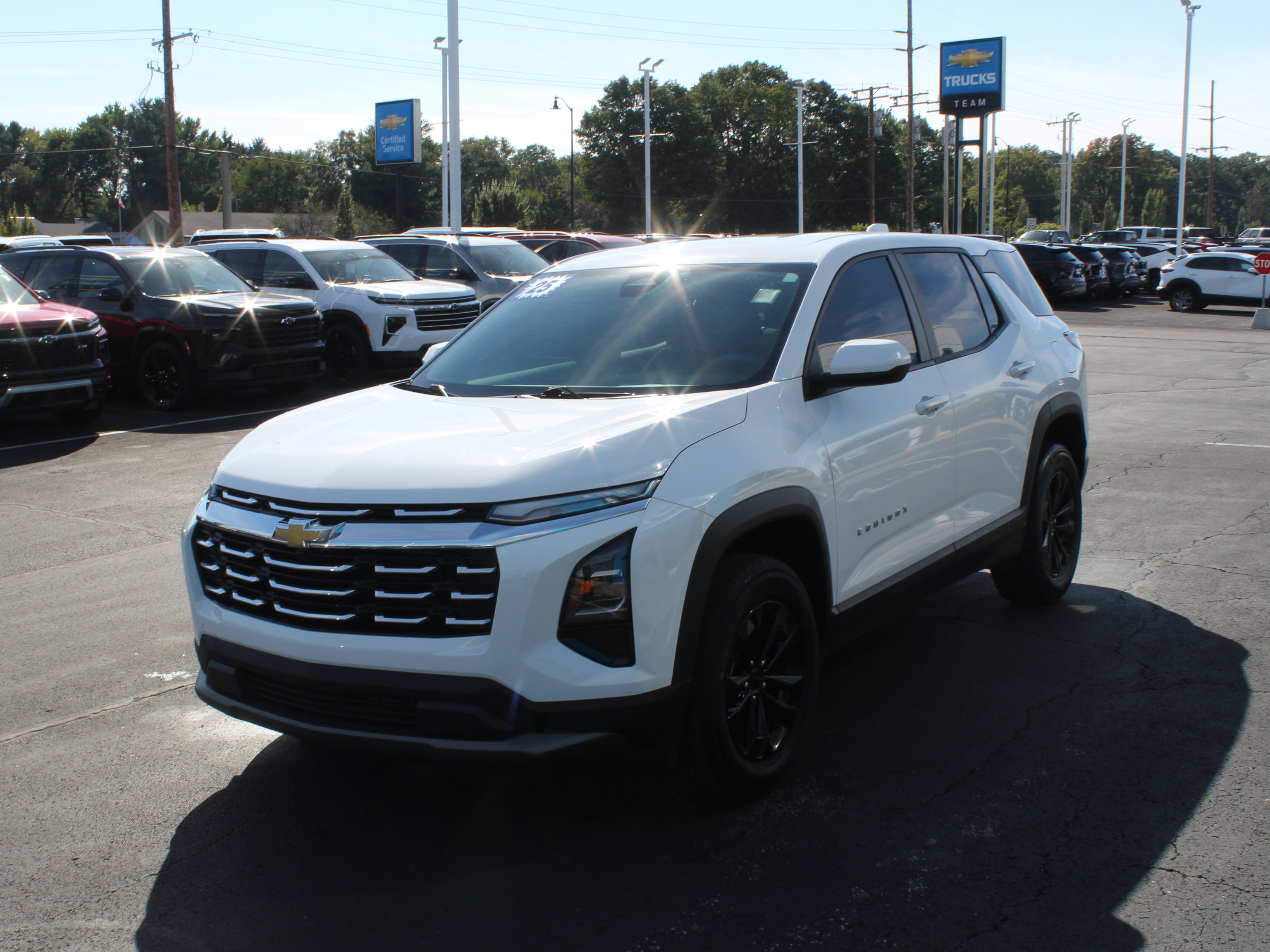 Certified 2025 Chevrolet Equinox LT FWD image 10