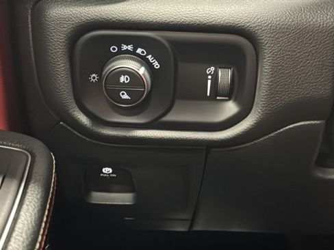 Used 2024 RAM 1500 Rebel AWD/4WD image 29