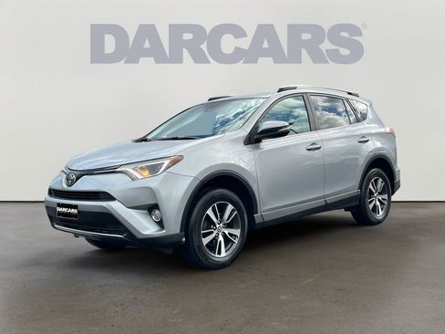 Used 2017 Toyota RAV4 XLE image 2