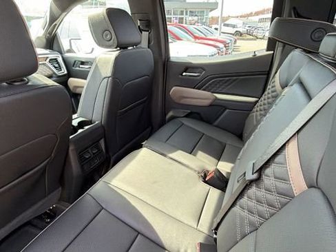 New 2026 GMC Canyon Denali AWD/4WD image 37