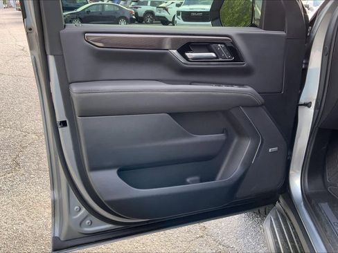 New 2026 GMC Yukon Elevation w/ Elevation Premium Package AWD/4WD image 10