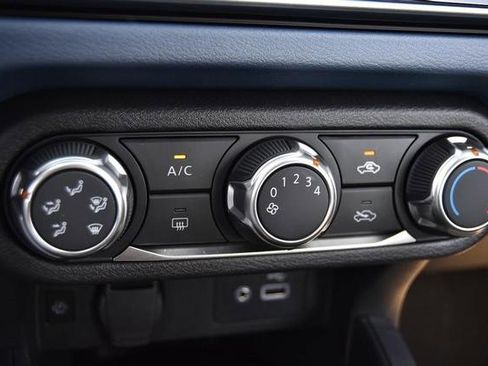 New 2025 Nissan Versa SV image 14