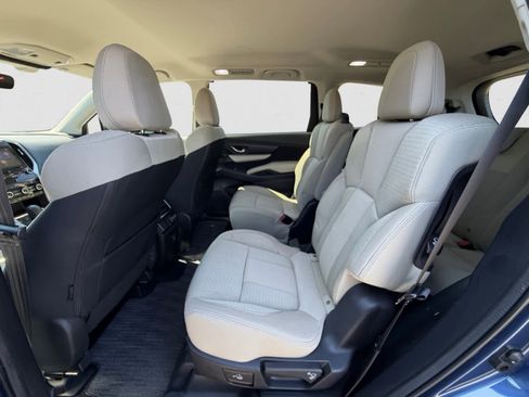 Used 2020 Subaru Ascent Premium w/ Convenience Package image 11